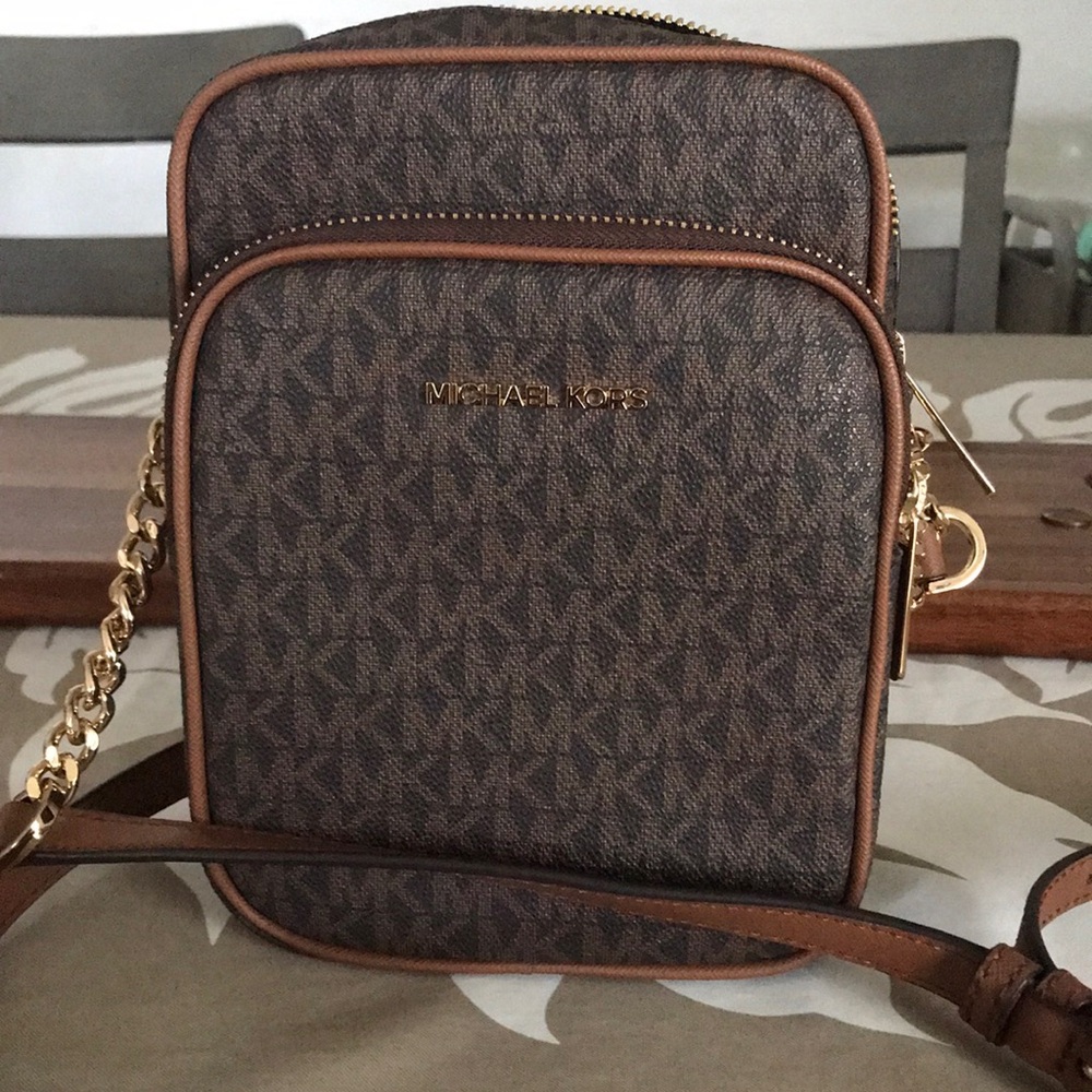 Michael Kors | Monogram Crossbody